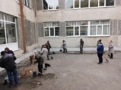 9В: Экологическая акция «Сделаем город чище».